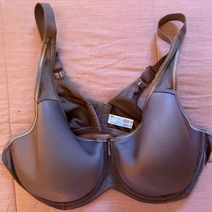 Brand new, never worn 42D Wacoal bra